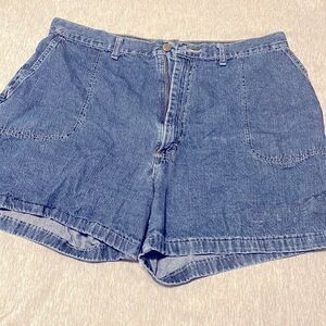 Women’s shorts size 12/14